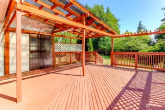 Partially covered deck is perfect for entertaining year round