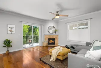 Living area to deck