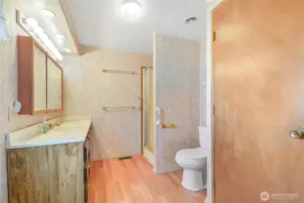 Primary/ private bathroom