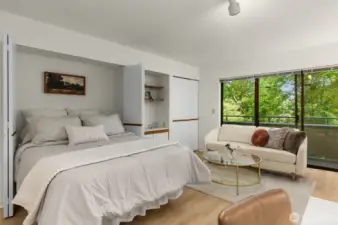 Built-in Murphy bed to give you flexibility and space saving options.