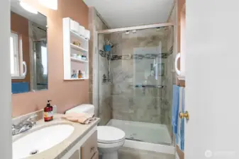 Primary ensuite 3/4 bath