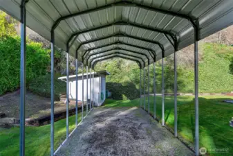 Covered carport for boats are extra cars, or can be easily removed