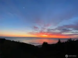 Sunsets to end a perfect day. Keep you camera handy. they are spectacular!