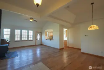 Living room/Dining area