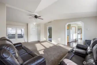 With access to Kitchen / Dining