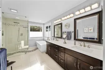 Primary En-Suite Bathroom