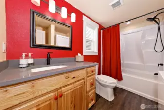 Full bathroom on main level.
