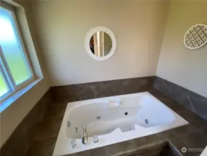 Jetted Soaking Tub