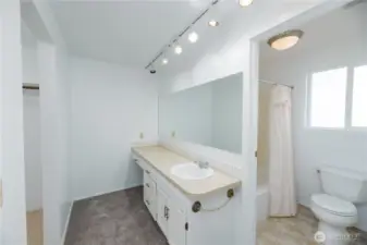 Main M bath with walk-in closet(left)