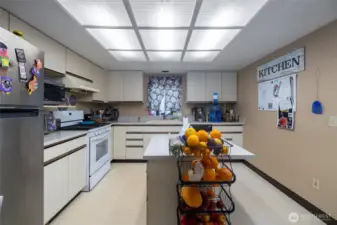 Unit B kitchen