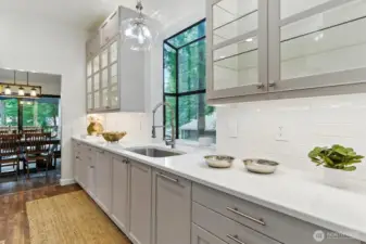 Wow....this kitchen - even better in person!