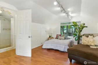 Great space for guests or hobbies