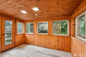 Upper Bonus Room (Office?)