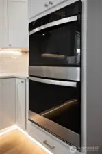 Double electric ovens