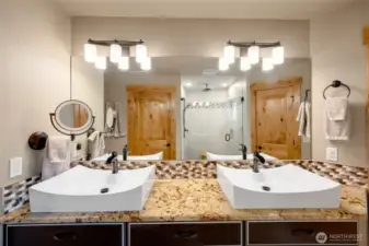 Double sink vanity in primary bath