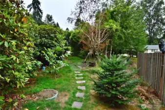 16413 Front yard