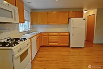 16415 Kitchen