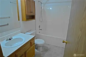 16415 2nd Bathroom