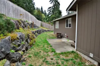 16415 Backyard Patio