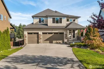 Gorgeous custom-built home by D Moore, Builder of Dreams!