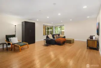 Your bonus room offers tons of flexibility - quiet movie nights or exciting entertaining with friends.