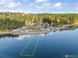 Majority of the property extends into the tidelands. Harvest your own shellfish from your beach!