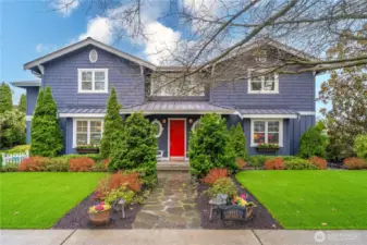Located on one of the best streets in Kirkland - lined with 75+ year old oak trees.