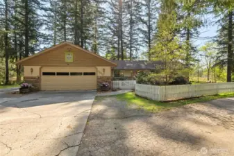 Welcome Home to 7212 & 7210 Delphi Rd SW
