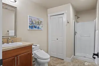 Main floor 3/4 bath