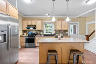 Kitchen with Breakfast Bar