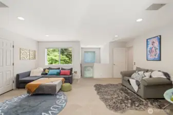 Upstairs Bonus Room With Endless Possibilities