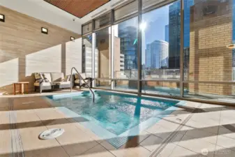 Hot tub in the spa area
