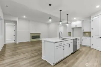 2538 Acer Loop ~ Ready Now