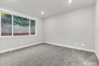 2538 Acer Loop ~ Ready Now