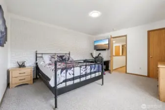 Upstairs Bedroom #2