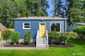 A sweet home ready for its next chapter and homeowner!  (virtually staged)  (virtually staged)
