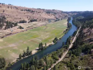 The grand Yakima River