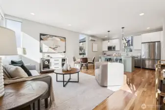 Townhomes rarely have a floor plan like this - the square layout is hard to find and is perfect for the flow of daily life!