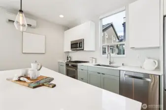 On days you don't feel like cooking, no problem - you have dozens of options for fantastic takeout within blocks! Take your pick!