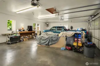 1100 sq ft Garage