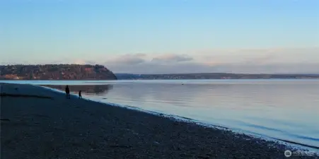 Taken from the beach right below the bluff 04
