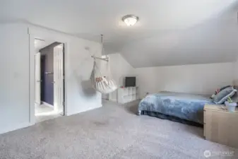 Huge bedroom upstairs w/ large closet