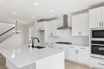 Photo from same floor plan - same community - finishes may vary