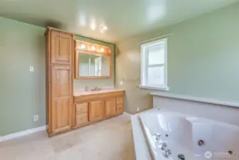 Upstairs Primary Bathroom