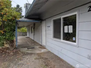 Coverd front porch. #2111 5th St SW, Puyllup, WA 98371