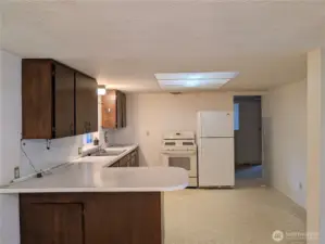 Large Kitchen. #2111 5th St SW, Puyllup, WA 98371