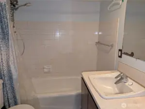 Main bathroom. #2111 5th St SW, Puyllup, WA 98371