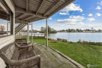 ......And around back to soak up more of those views!