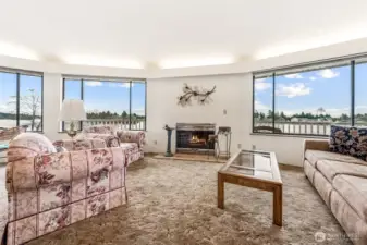 Living room perfectly positioned to view all the excitement the lake has to offer