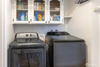 washer and dryer included